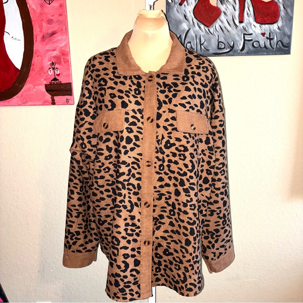 Long-Sleeved, Button-Down Shacket / Jacket Featuring A Leopard Print